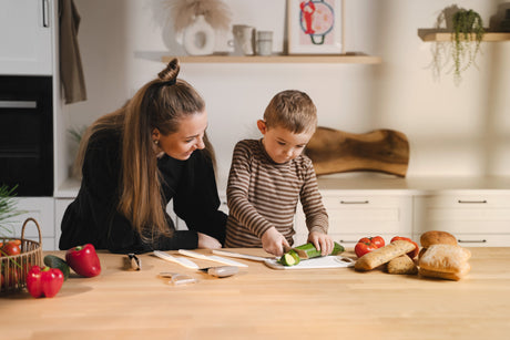 Pienet sankarit keittiössä – luokaa suuria muistoja lapsiystävällisillä keittiövälineillä