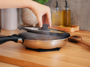 SEKOITETTU PAISTINPANNU IRROTETTAVALLA KAHVALLA – 2-OSAINEN WOK-SETTI - 4