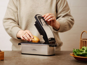 RUOSTUMATTOMASTA TERÄKSESTÄ VALMISTETTU SILPPURI