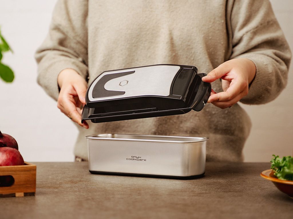 RUOSTUMATTOMASTA TERÄKSESTÄ VALMISTETTU SÄILIÖ - 2