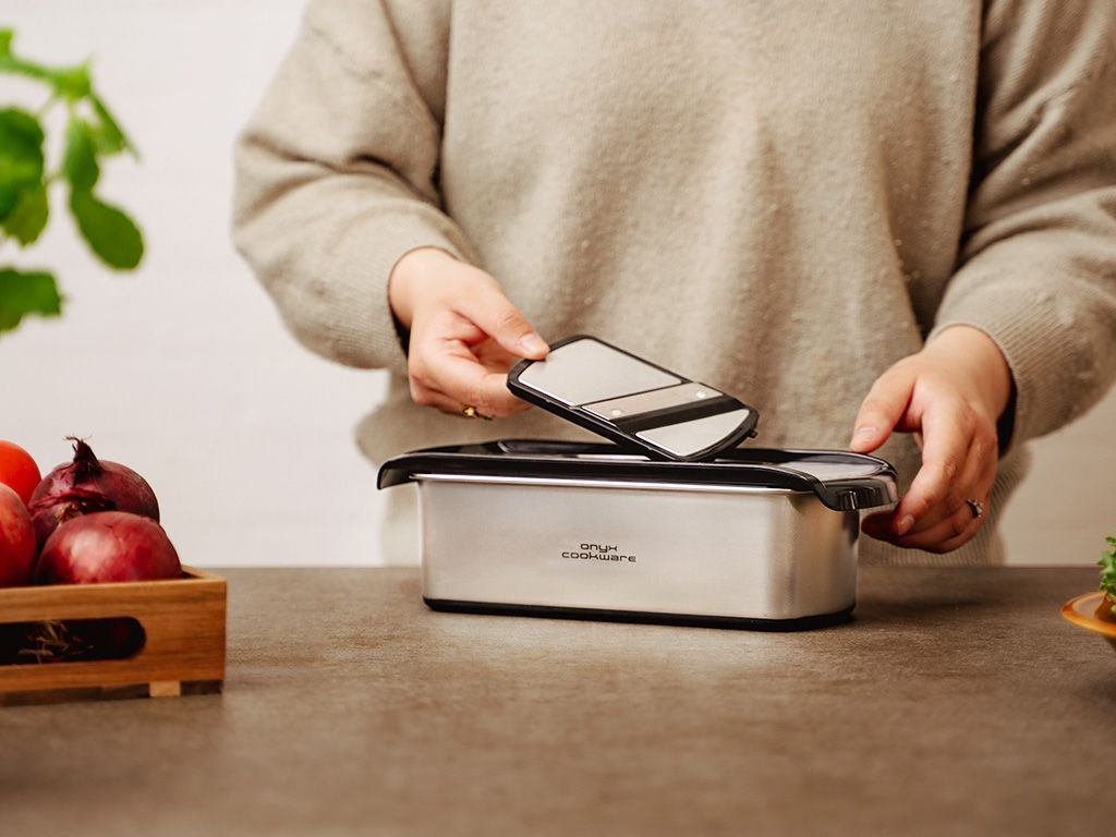 RUOSTUMATTOMASTA TERÄKSESTÄ VALMISTETTU VIIPALOIJA