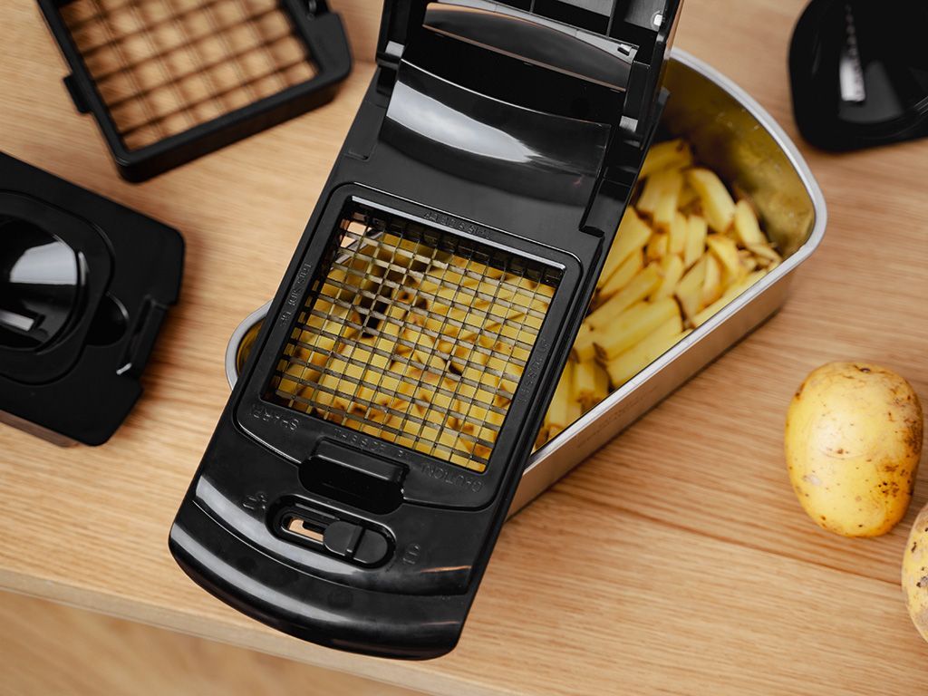 RUOSTUMATTOMASTA TERÄKSESTÄ VALMISTETTU SILPPURI