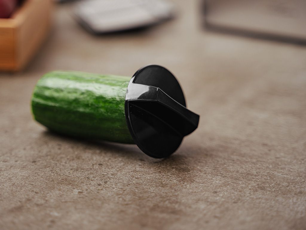 RUOSTUMATTOMASTA TERÄKSESTÄ VALMISTETTU SILPPURI