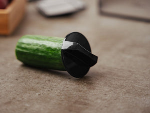 RUOSTUMATTOMASTA TERÄKSESTÄ VALMISTETTU SILPPURI