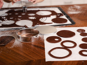 RUOSTUMATTOMASTA TERÄKSESTÄ VALMISTETTU PIPARKAKKUMUOTTISARJA - 2