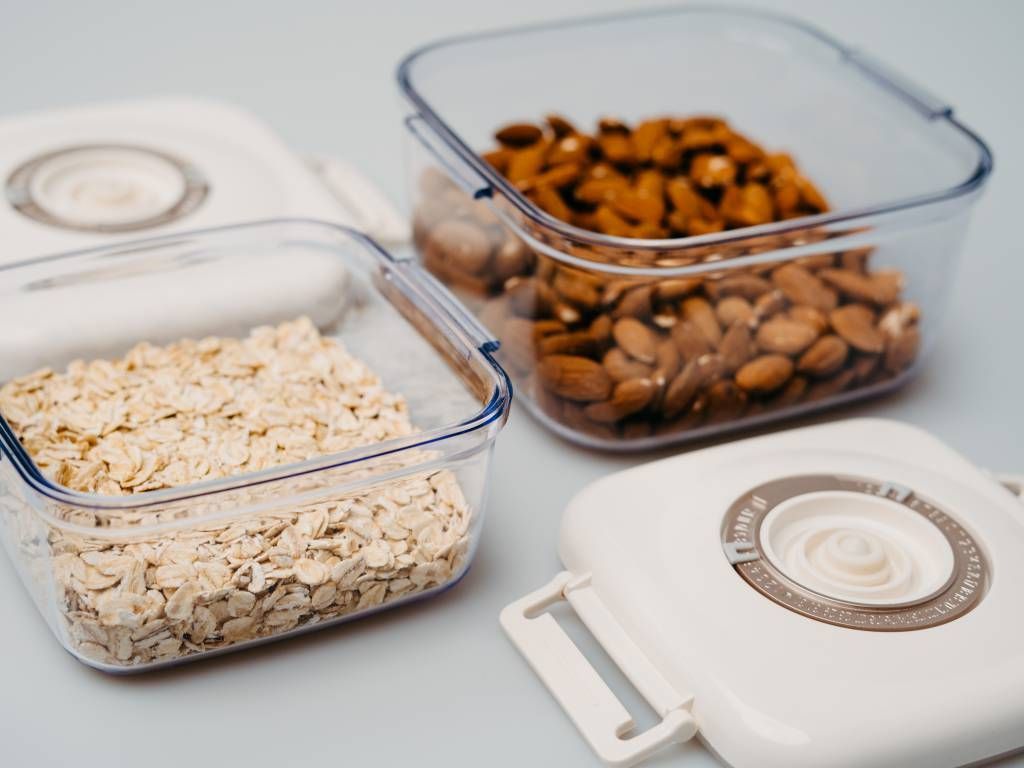 TYHJIÖ SÄILYTYSASTIA 700ML SETTI - 4-OSAINEN