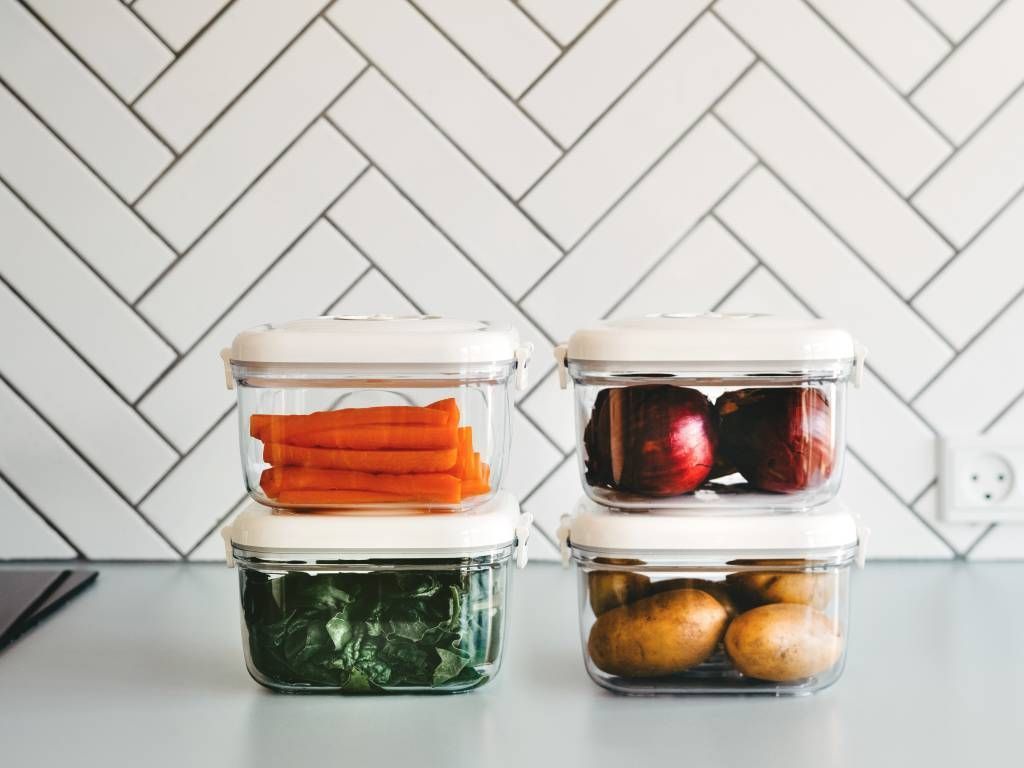 TYHJIÖ SÄILYTYSASTIA 1400ML SETTI - 4-OSAINEN - 4