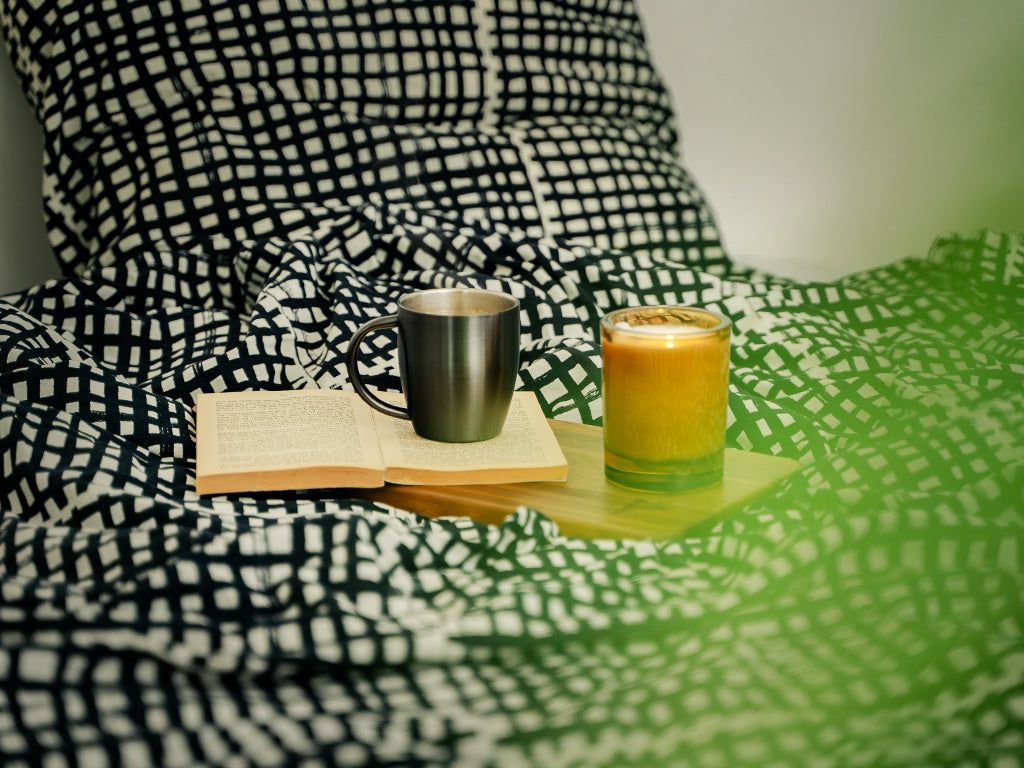 RUOSTUMATTOMASTA TERÄKSESTÄ VALMISTETTU MUKISETTI 4 KPL - 6