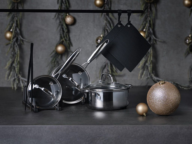 VÄLTTÄMÄTÖN KATTILA­SARJA – 3-OSAA - 1