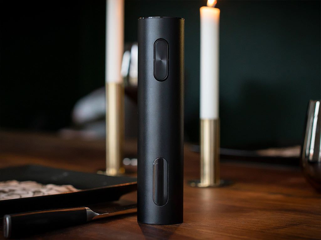 SÄHKÖINEN VIINIPULLONAVAUSLAITE - 7